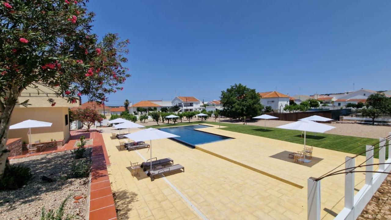 Villa Dos R'S Avis Exterior photo