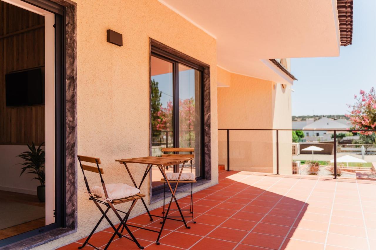 Villa Dos R'S Avis Exterior photo